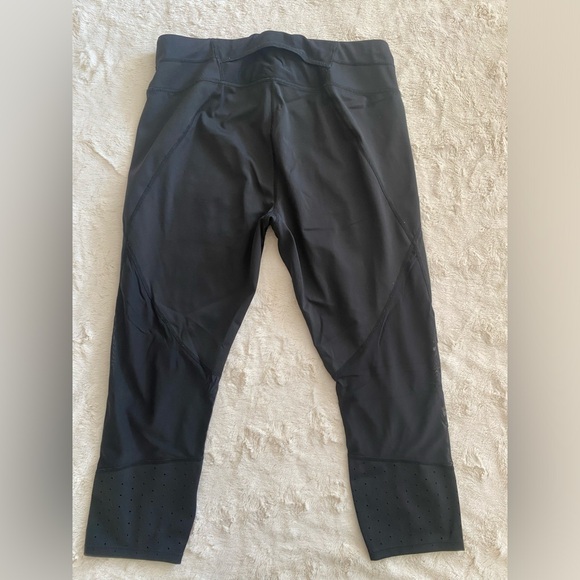 Athleta cropped Black Leggings - Picture 2 of 3